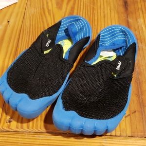Boys water shoes size 11/12